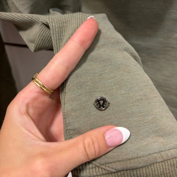 Lululemon On The Daily Hoodie
Heathered Fatigue Fog - Picture 4 of 12